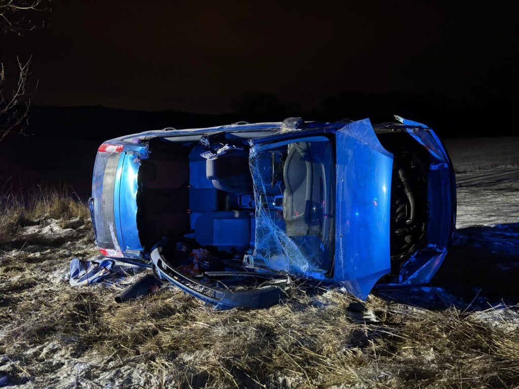 Zraněnou řidičku museli po nehodě vyprostit hasiči