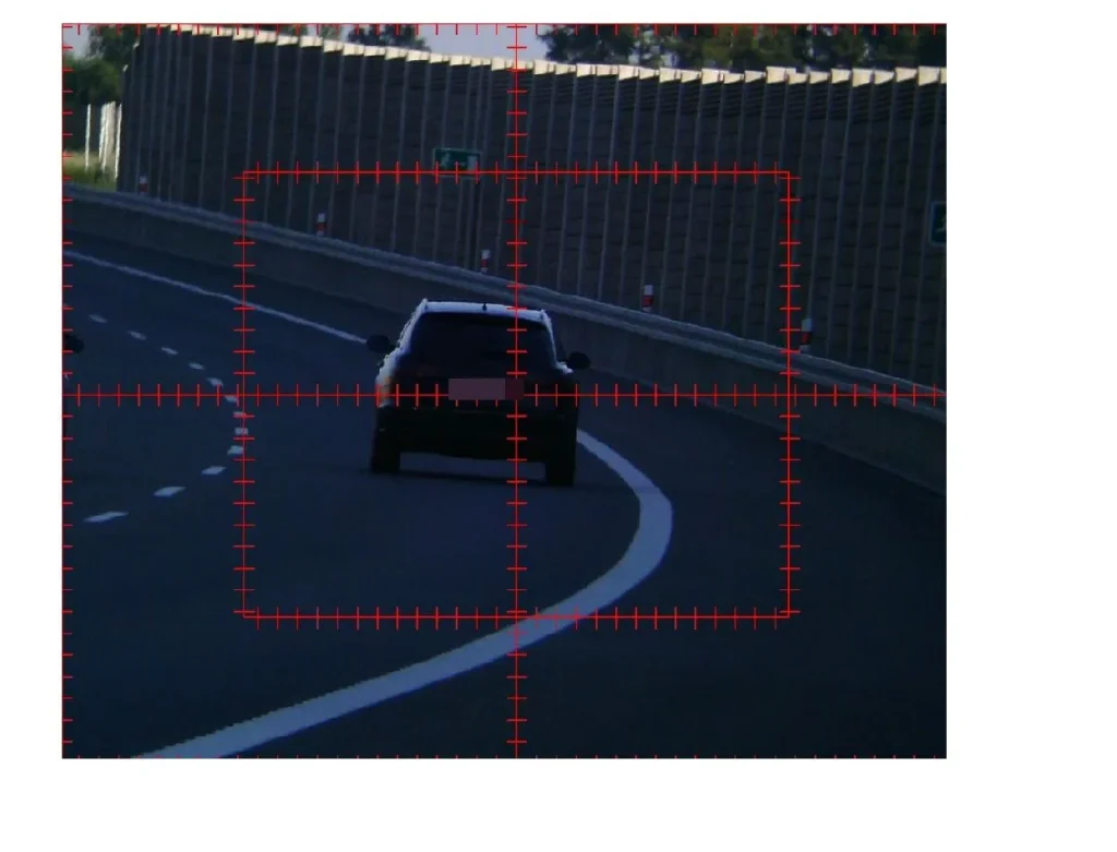 Řidič letěl po D35 u Hořic rychlostí 236 km/h. Dálniční policisté mu zadrželi řidičský průkaz